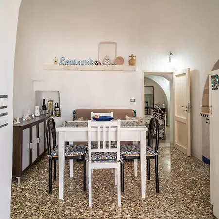 Trullo Tre Coni *