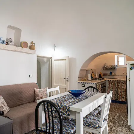 Trullo Tre Coni