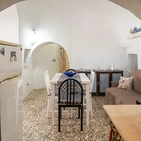 Trullo Tre Coni Prázdninový dům *