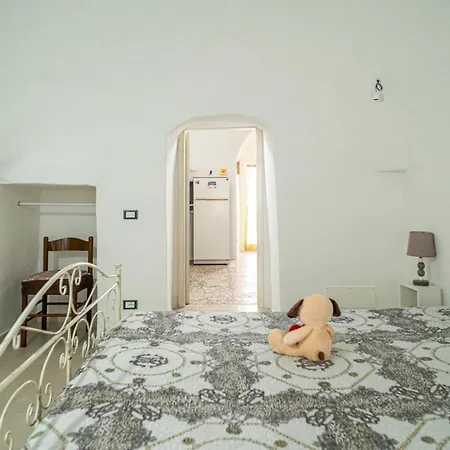 Trullo Tre Coni * Cisternino