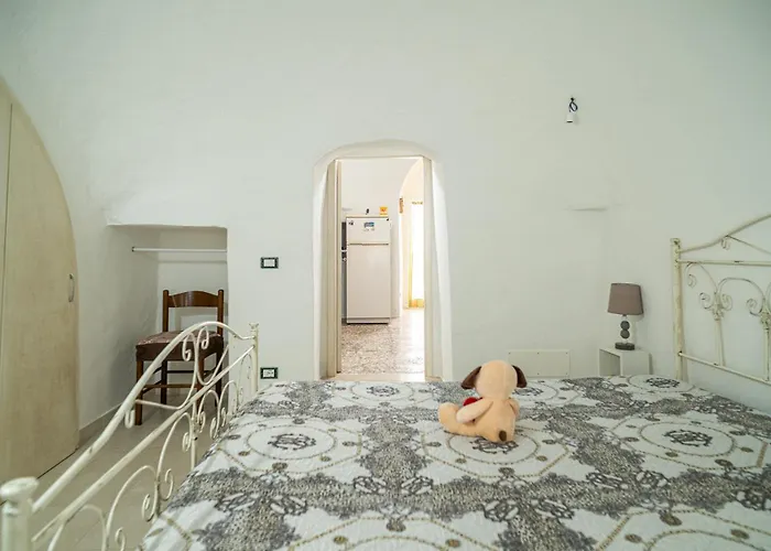 Trullo Tre Coni * Cisternino