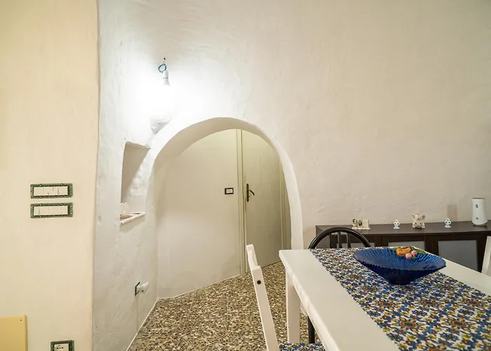 Trullo Tre Coni Cisternino